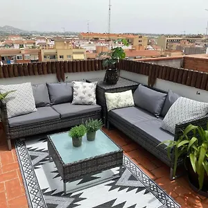 Con Terraza Y Piscina En Malgrat de Mar